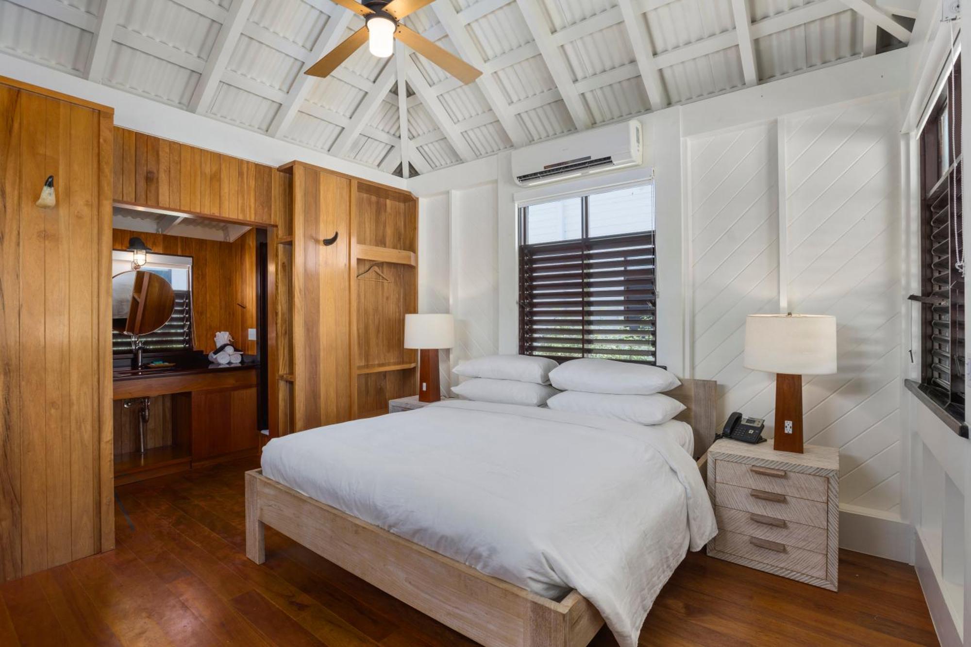 Mahogany Bay Resort And Beach Club, Curio Collection San Pedro  Exteriér fotografie
